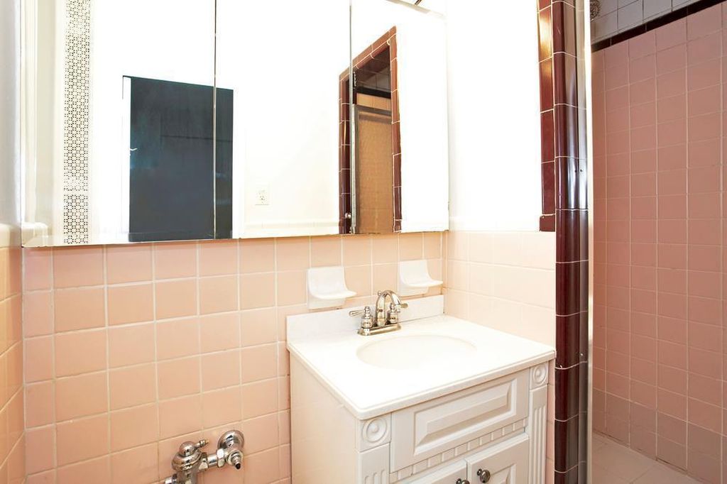 4 Bed 2 Bath Property, New York • 1,700 Sq Ft