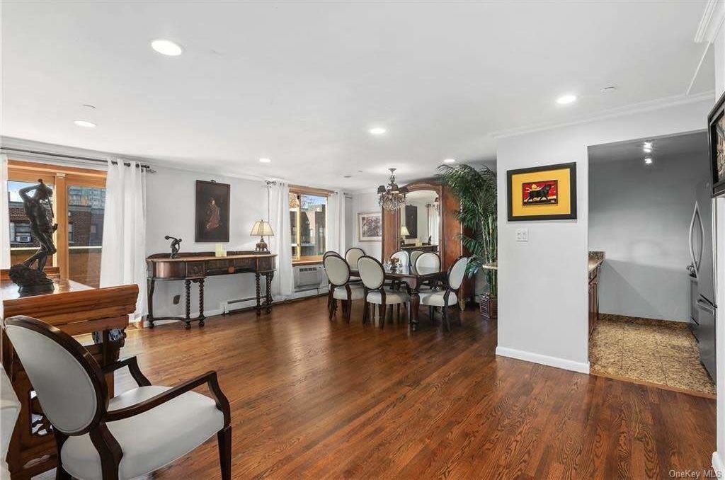 3 Bed 3 Bath Property, New York • 1,818 Sq Ft