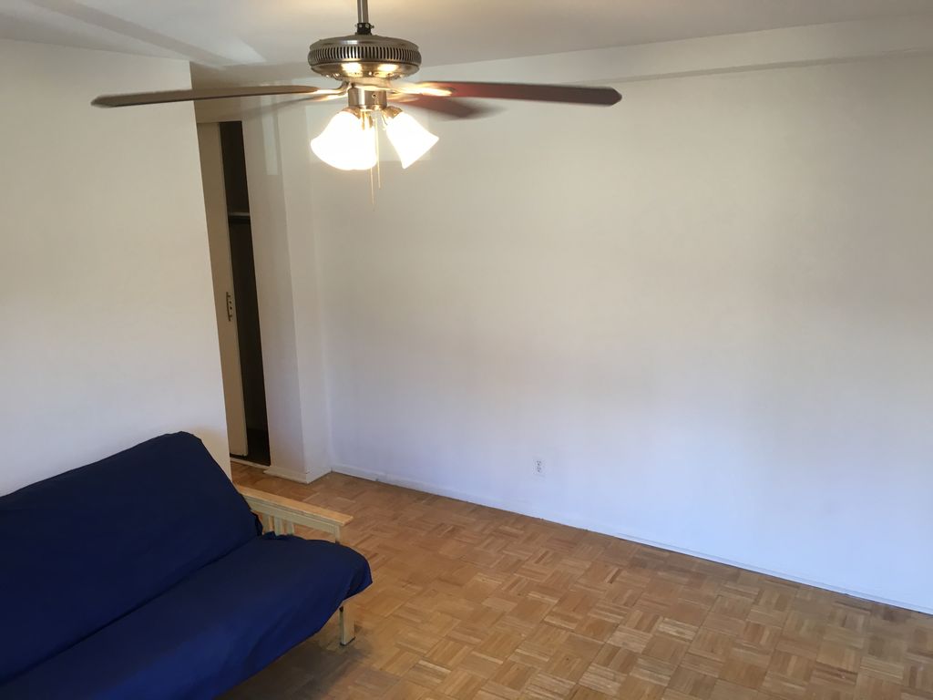 2 Bed 1 Bath Property, New York • 900 Sq Ft