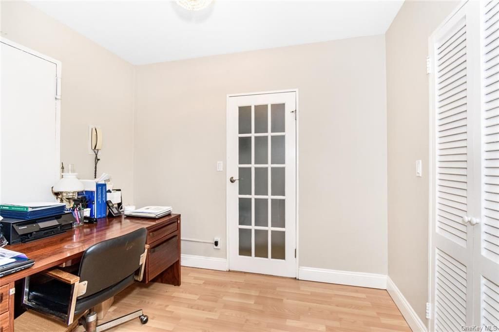 3 Bed 2 Bath Property, New York • 1,800 Sq Ft