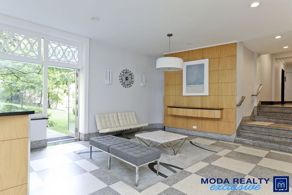 4 Bed 2 Bath Property, New York • 1,600 Sq Ft