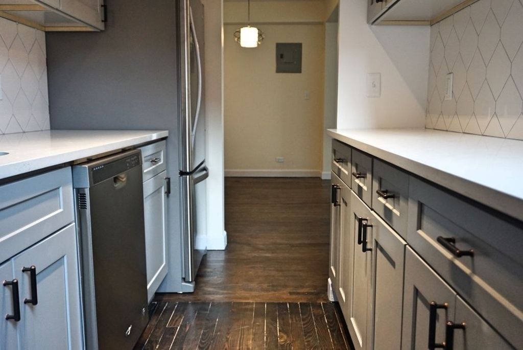 1 Bed 1 Bath Property, New York • 800 Sq Ft