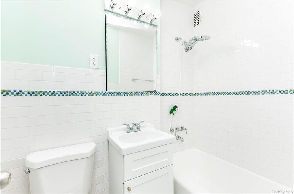 3 Bed 3 Bath Property, New York • 1,850 Sq Ft