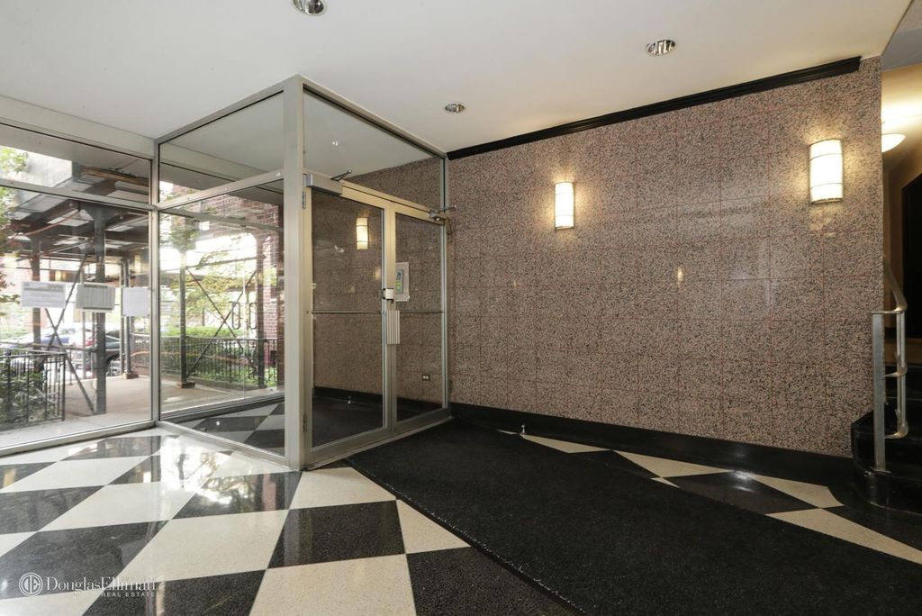 2 Bed 2 Bath Property, New York • 1,250 Sq Ft