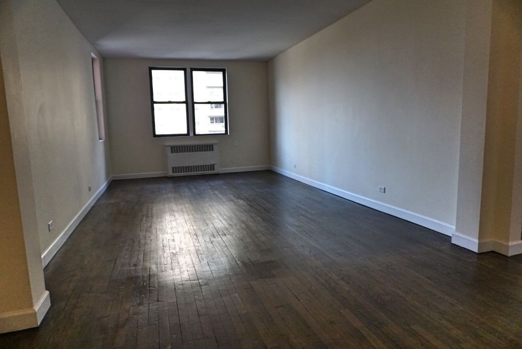 1 Bed 1 Bath Property, New York • 800 Sq Ft