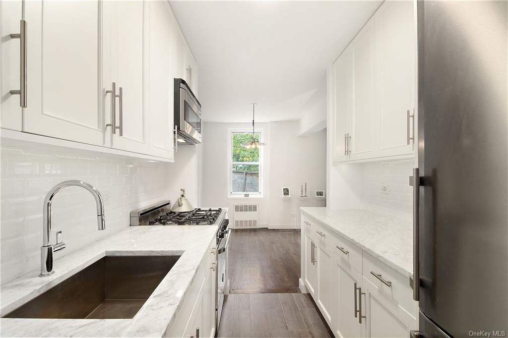 2 Bed 2 Bath Property, New York • 1,150 Sq Ft