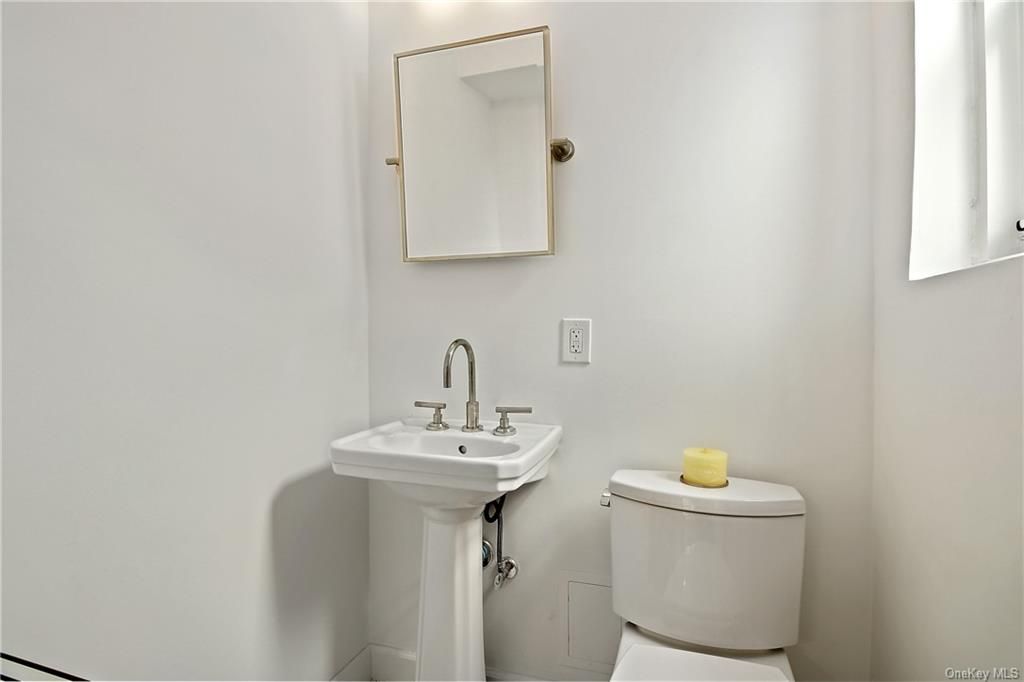 2 Bed 2 Bath Property, New York • 1,150 Sq Ft