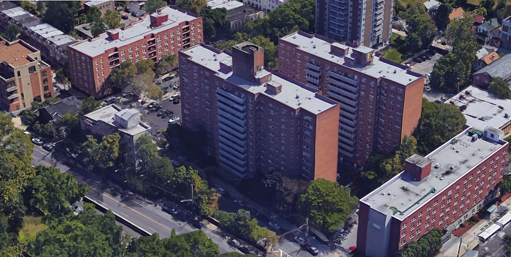 2 Bed 1 Bath Property, New York • 900 Sq Ft