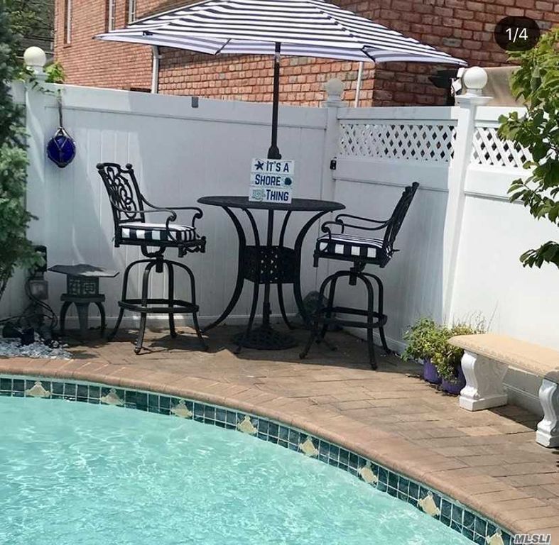 4 Bed 4 Bath Property, New York • 2,550 Sq Ft