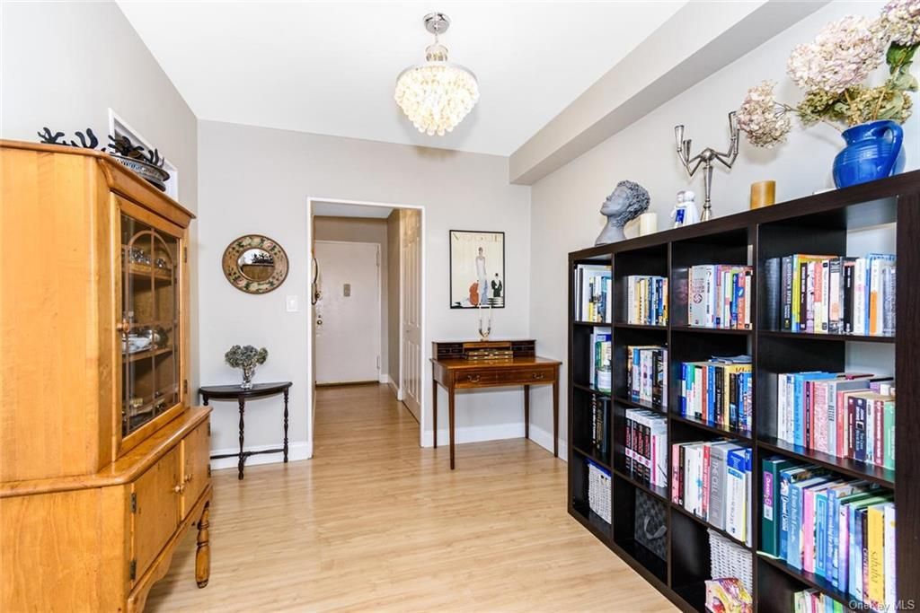 3 Bed 2 Bath Property, New York • 1,800 Sq Ft