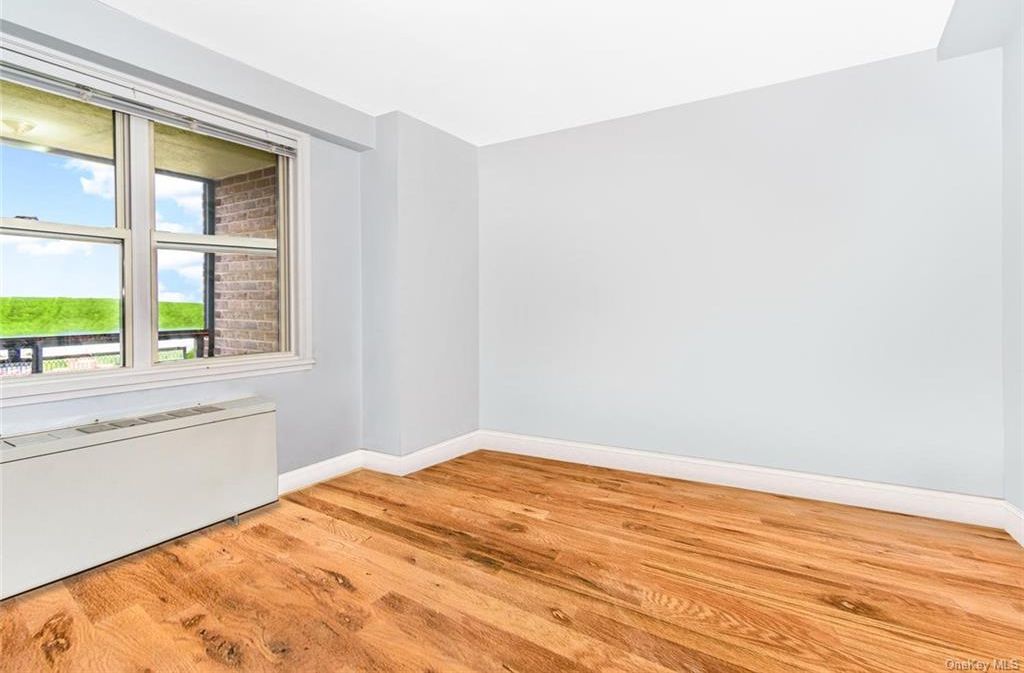 3 Bed 2 Bath Property, New York • 1,800 Sq Ft