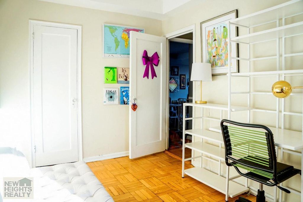 2 Bed 1 Bath Property, New York • 950 Sq Ft