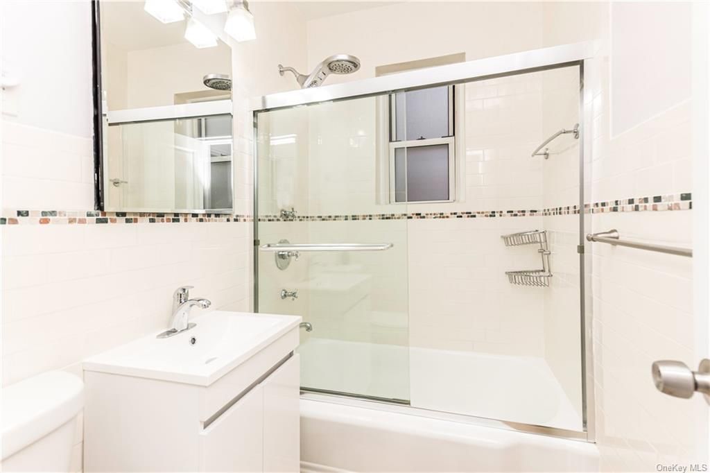 3 Bed 3 Bath Property, New York • 1,850 Sq Ft