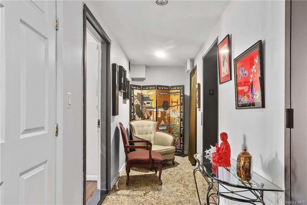 3 Bed 3 Bath Property, New York • 1,818 Sq Ft