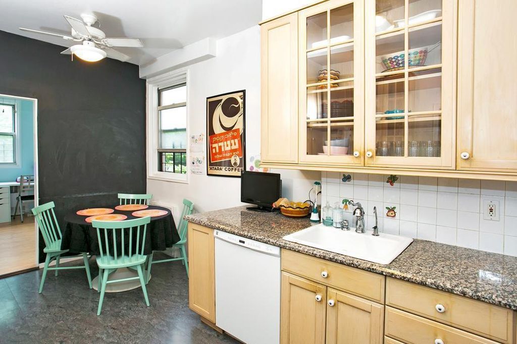 4 Bed 2 Bath Property, New York • 1,700 Sq Ft