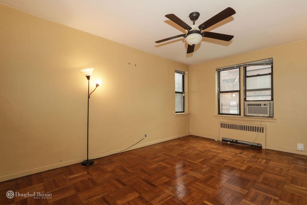 2 Bed 2 Bath Property, New York • 1,250 Sq Ft