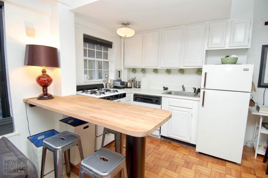 1 Bath Property, New York • 475 Sq Ft