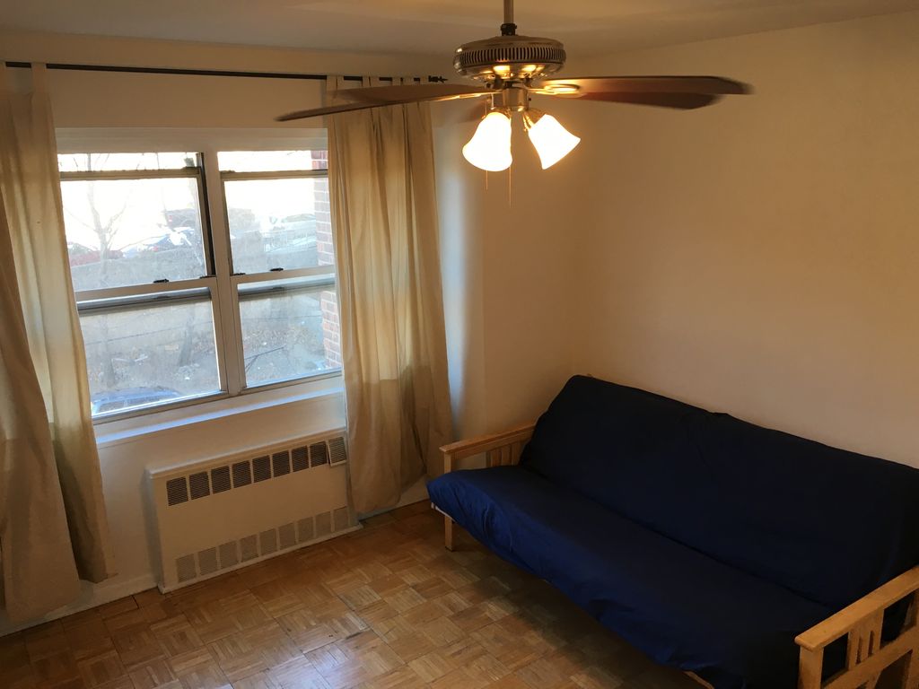 2 Bed 1 Bath Property, New York • 900 Sq Ft