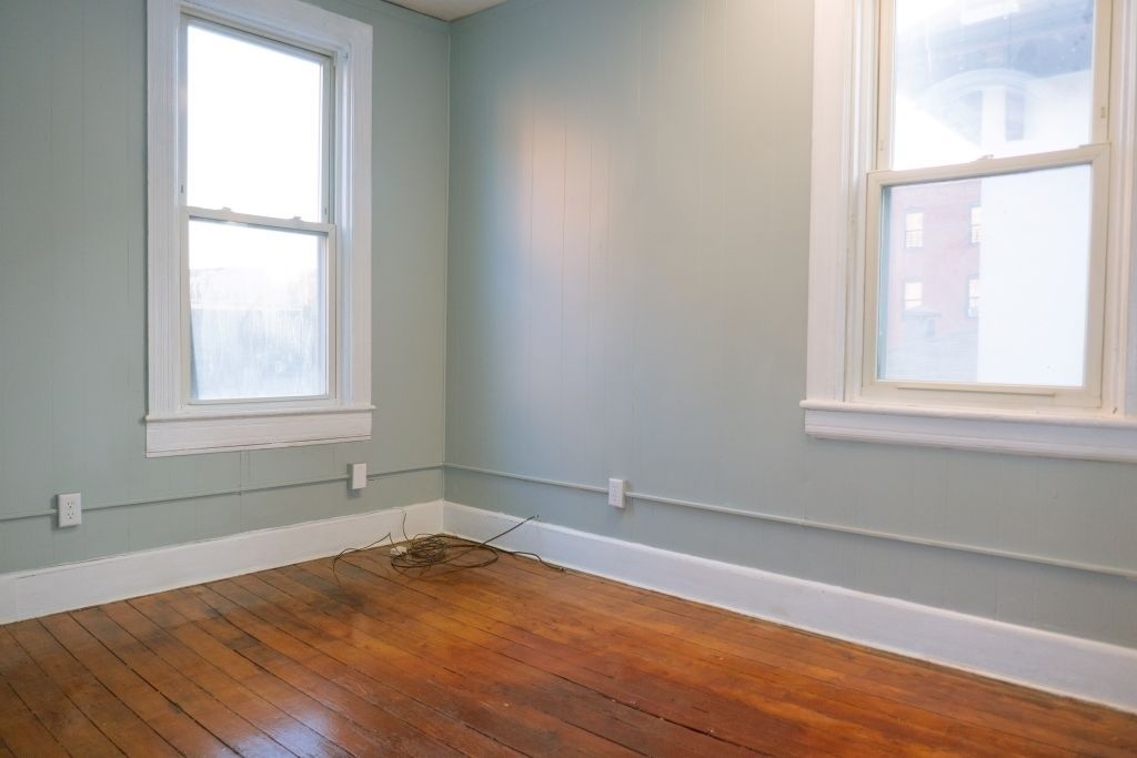 3 Bed 2 Bath Property, New York • 1,700 Sq Ft