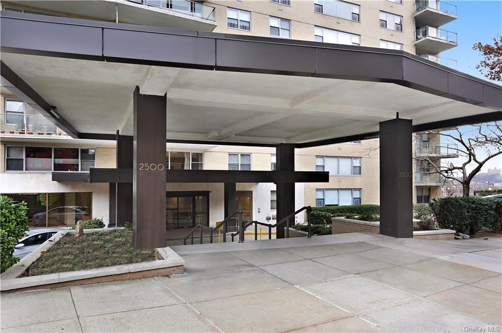 4 Bed 4 Bath Property, New York • 3,000 Sq Ft