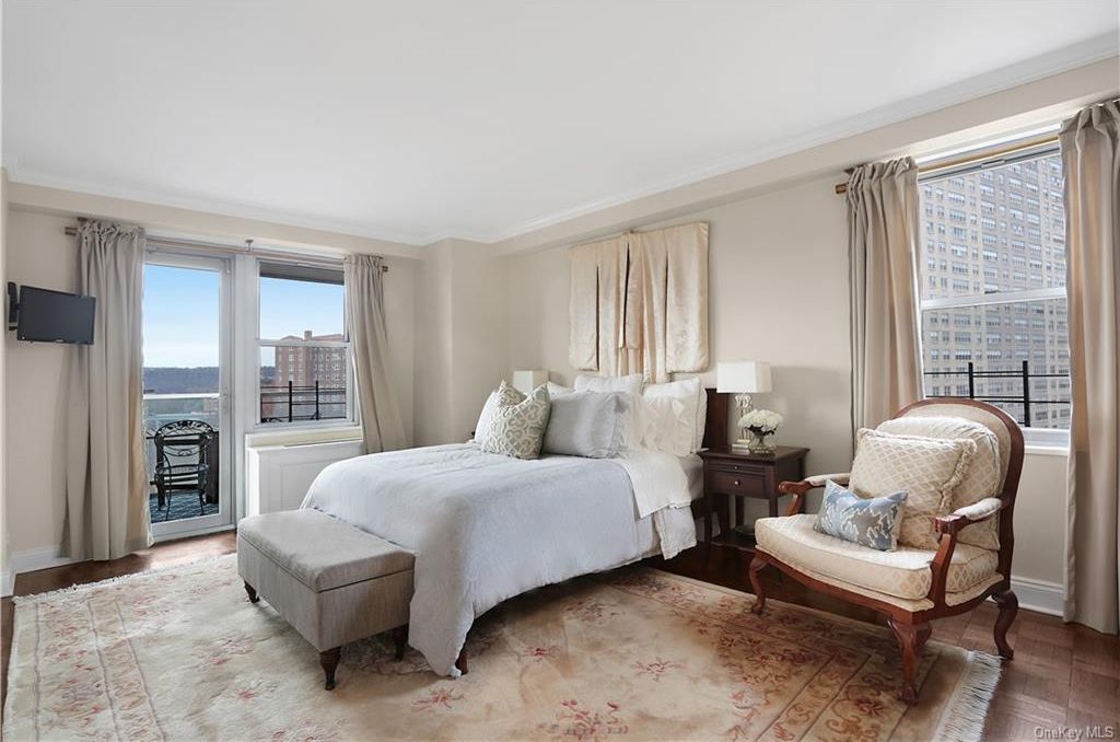 4 Bed 4 Bath Property, New York • 3,000 Sq Ft