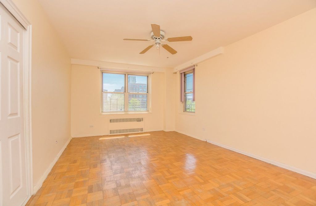 3 Bed 2 Bath Property, New York • 2,000 Sq Ft