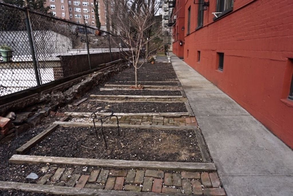 1 Bed 1 Bath Property, New York • 800 Sq Ft
