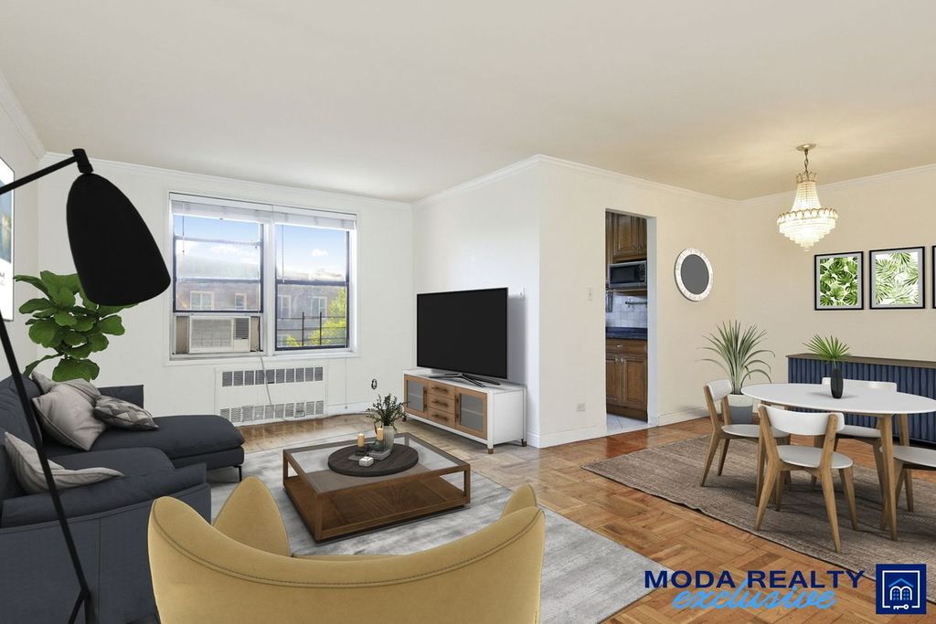 4 Bed 2 Bath Property, New York • 1,600 Sq Ft