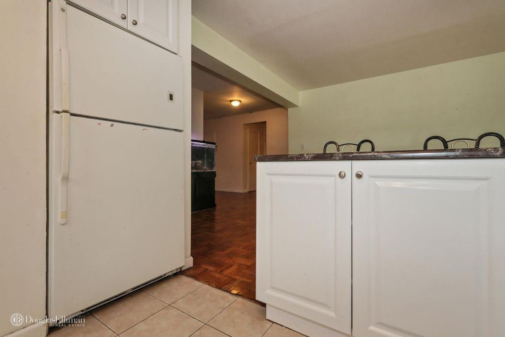 2 Bed 2 Bath Property, New York • 1,250 Sq Ft