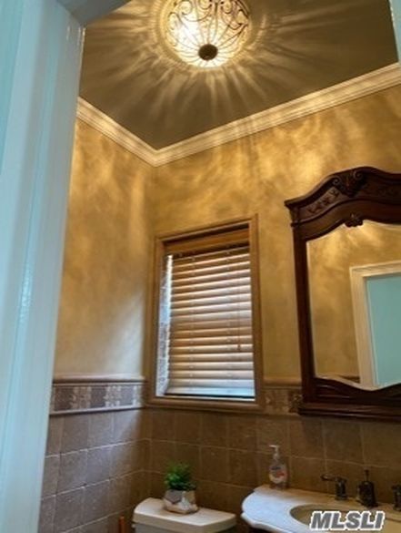 4 Bed 4 Bath Property, New York • 2,550 Sq Ft