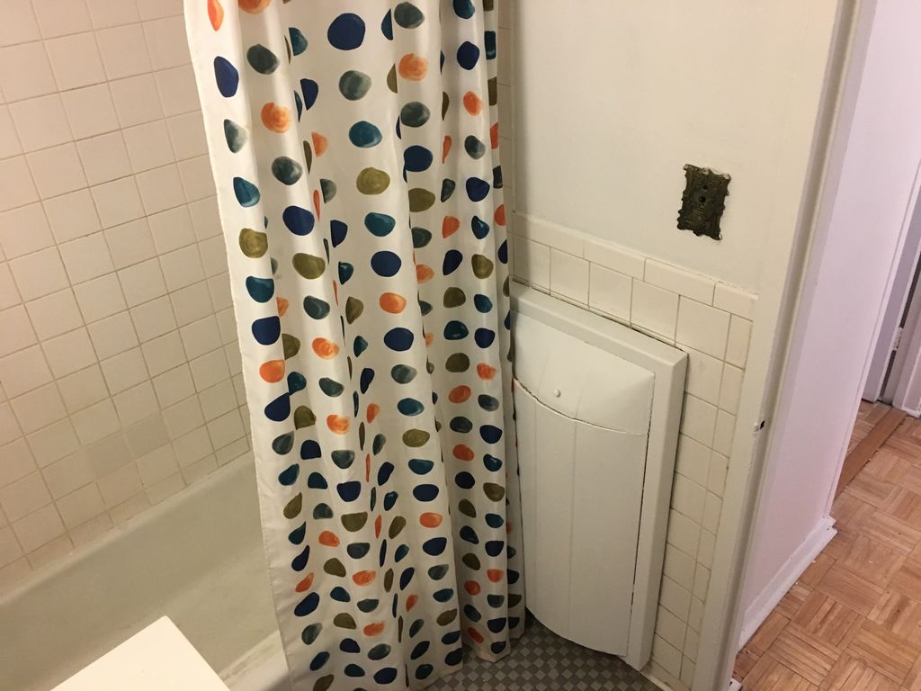 2 Bed 1 Bath Property, New York • 900 Sq Ft