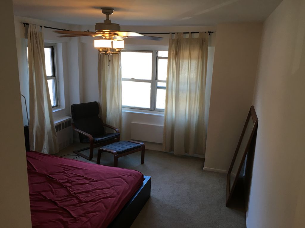 2 Bed 1 Bath Property, New York • 900 Sq Ft