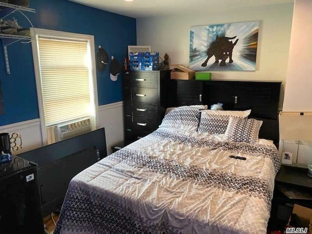 4 Bed 4 Bath Property, New York • 2,550 Sq Ft