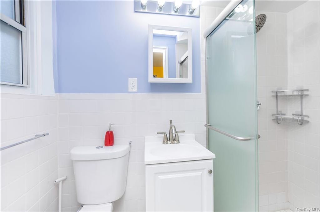 3 Bed 3 Bath Property, New York • 1,850 Sq Ft