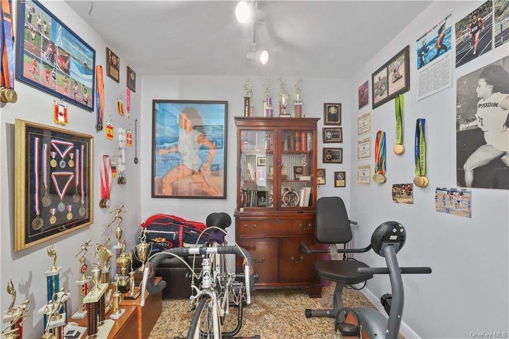 3 Bed 3 Bath Property, New York • 1,818 Sq Ft