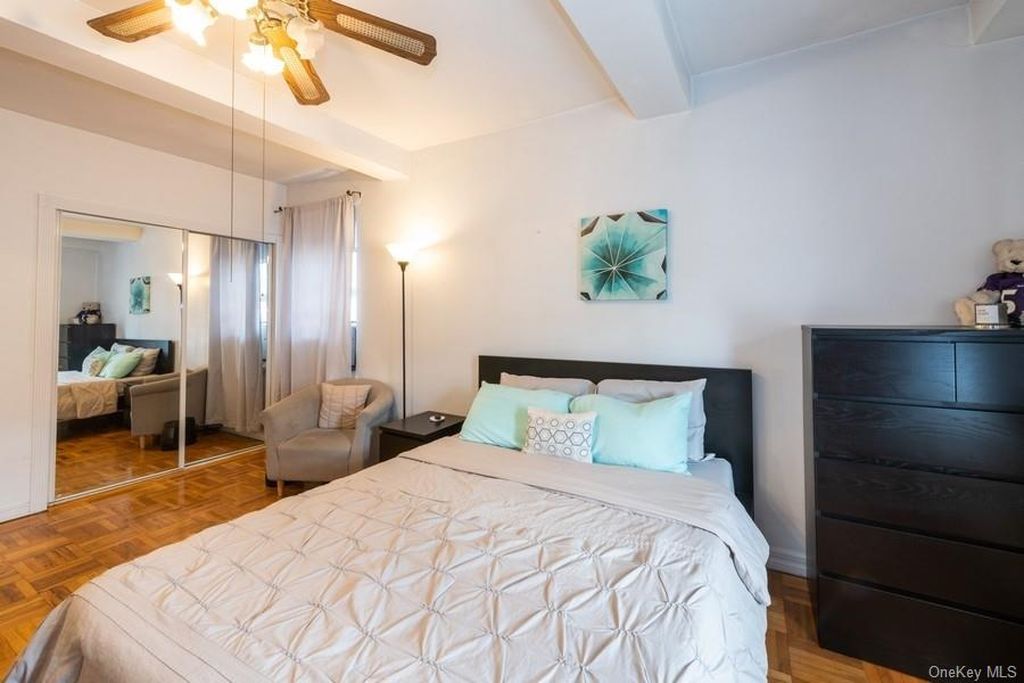 1 Bed 1 Bath Property, New York • 800 Sq Ft