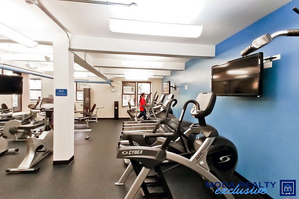 4 Bed 2 Bath Property, New York • 1,600 Sq Ft