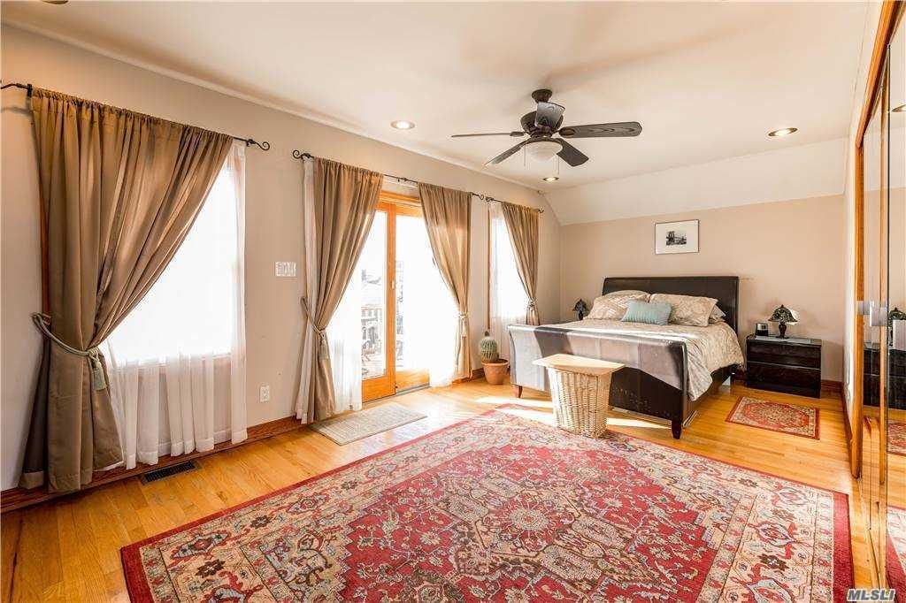2 Bed 1 Bath Property, New York • 1,584 Sq Ft