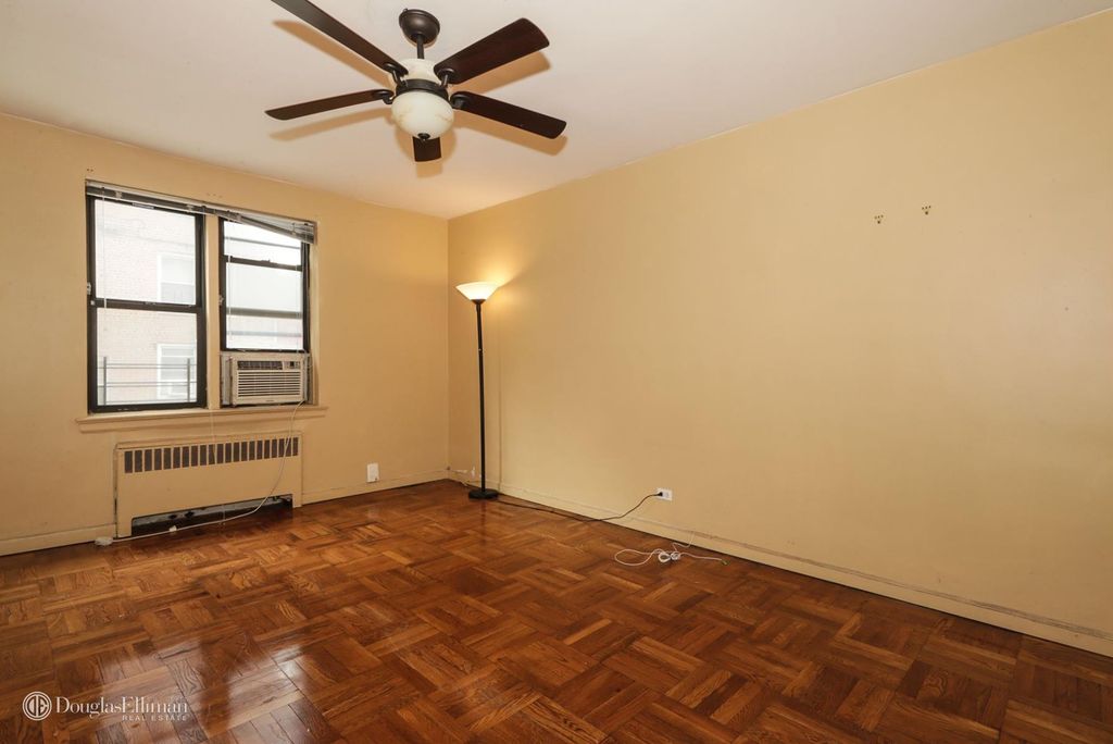 2 Bed 2 Bath Property, New York • 1,250 Sq Ft