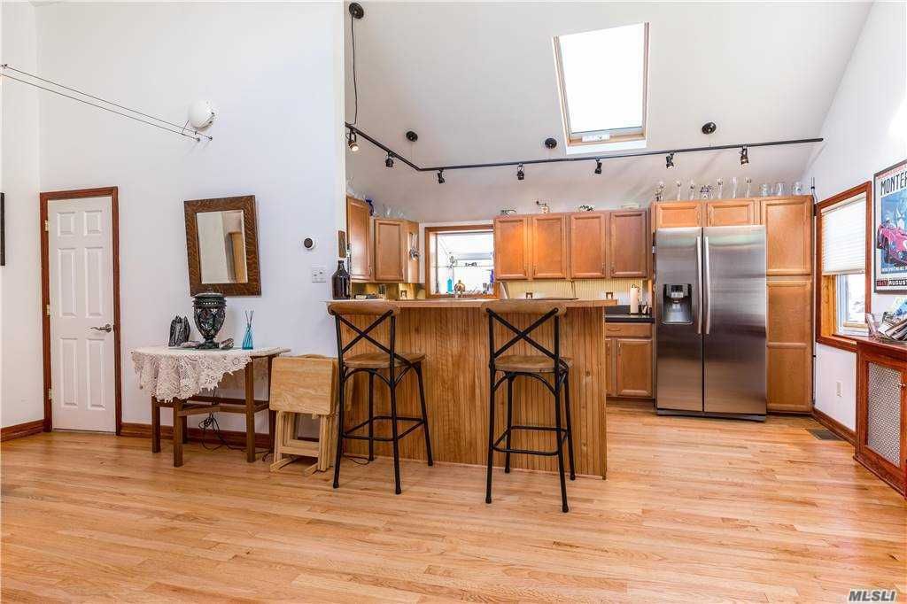 2 Bed 1 Bath Property, New York • 1,584 Sq Ft