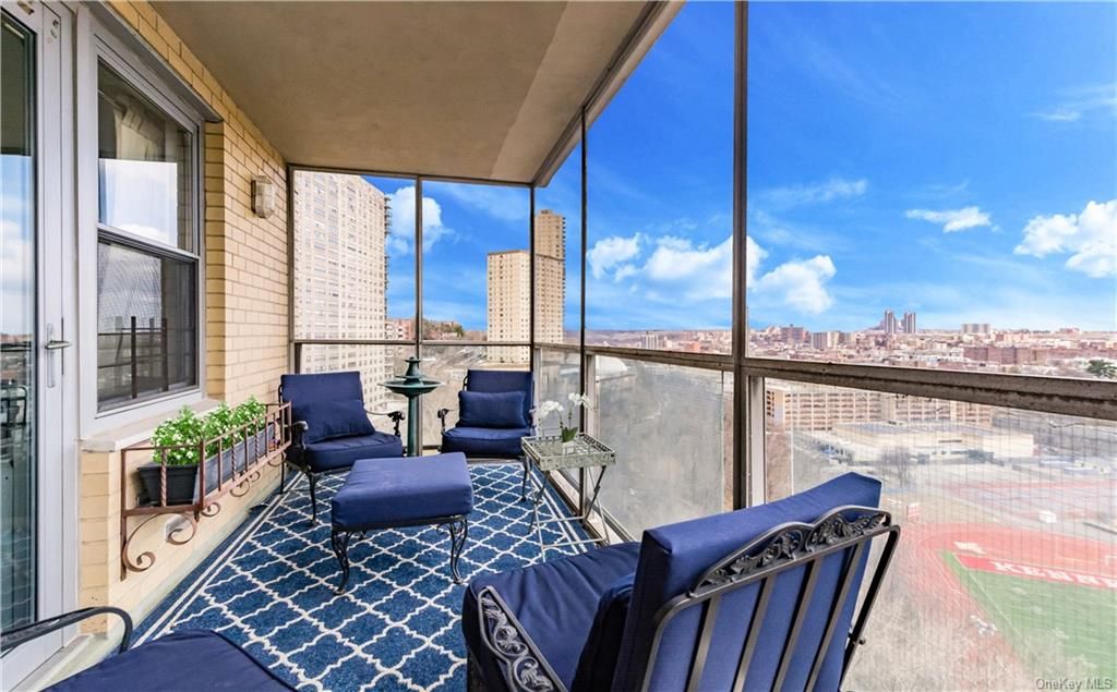 4 Bed 4 Bath Property, New York • 3,000 Sq Ft