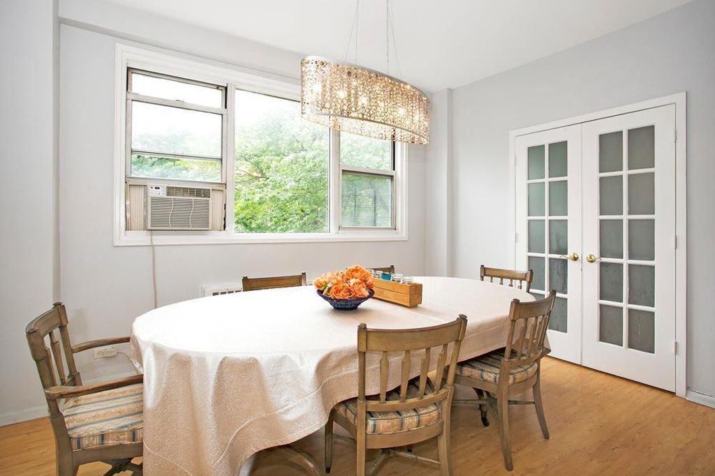 4 Bed 2 Bath Property, New York • 1,700 Sq Ft