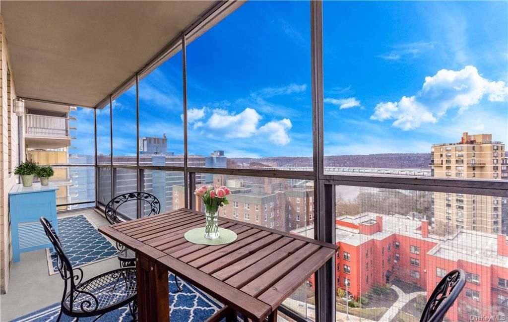 4 Bed 4 Bath Property, New York • 3,000 Sq Ft