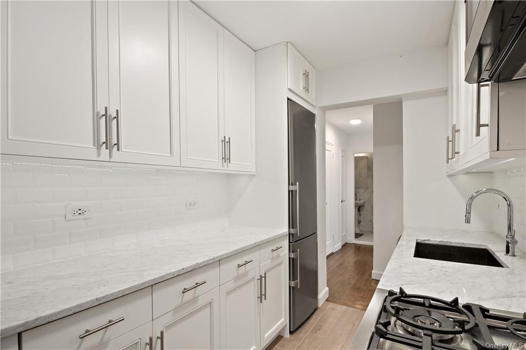 2 Bed 2 Bath Property, New York • 1,150 Sq Ft