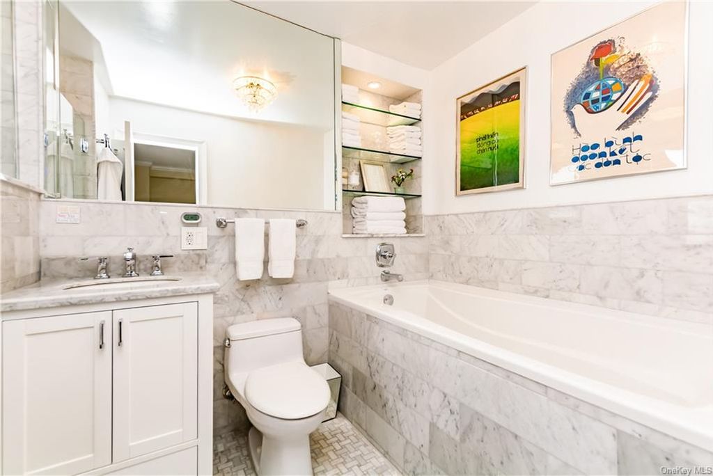 4 Bed 4 Bath Property, New York • 3,000 Sq Ft